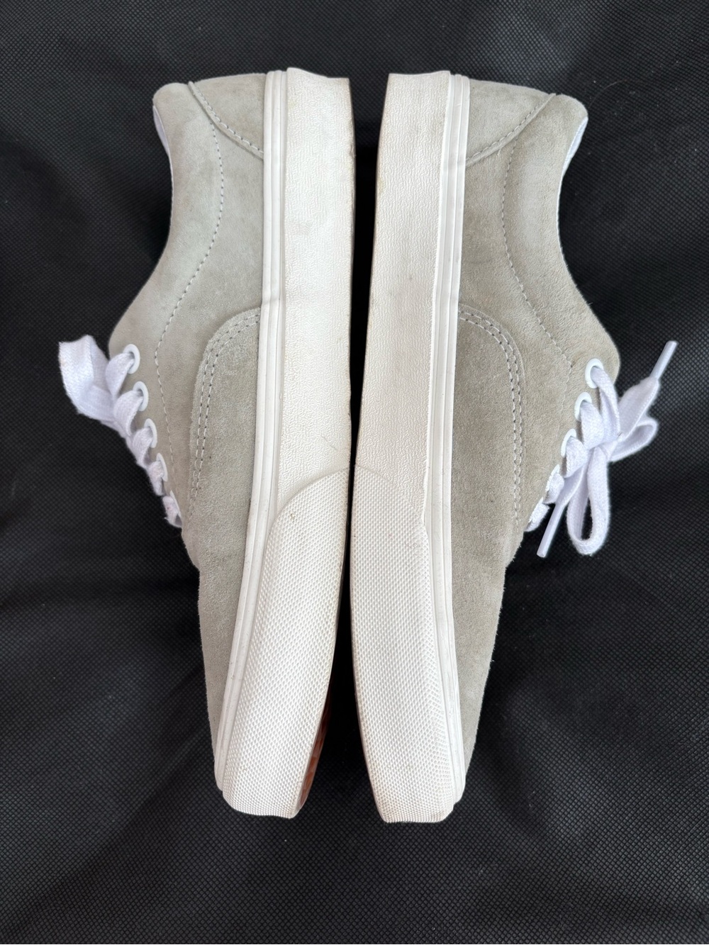 EUC Vans Suede Skate Sneakers Mossy Green suede comes with og box - Picture 4 of 6